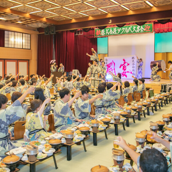 キックオフのあとは社員旅行！ 「自分たちでつくる」をモットーに