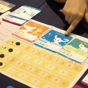 ついに始まった『スマデビ ジャンボリー!』 イベントの始まりはオリジナルボードゲームで!