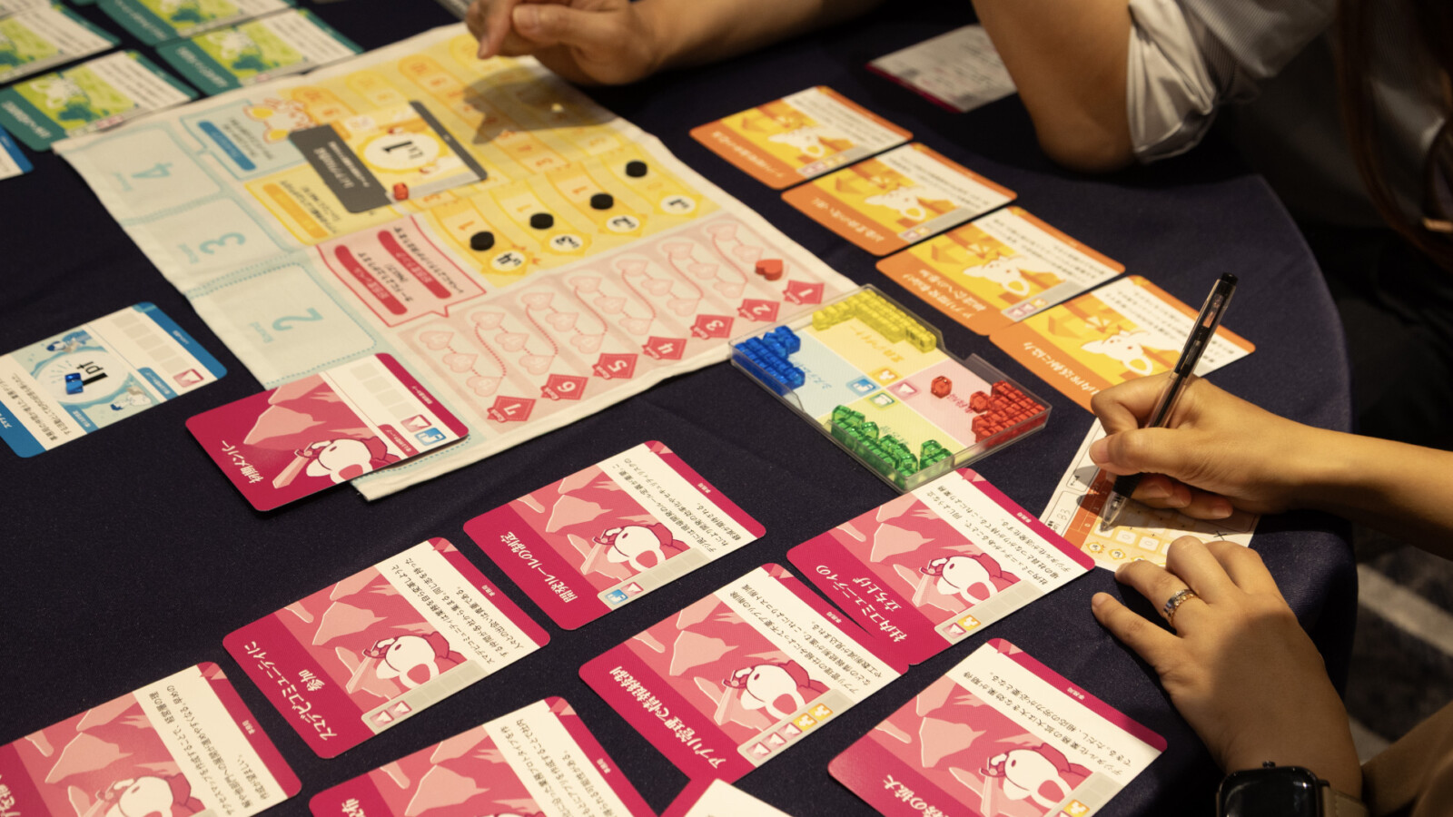 ついに始まった『スマデビ ジャンボリー!』 イベントの始まりはオリジナルボードゲームで!