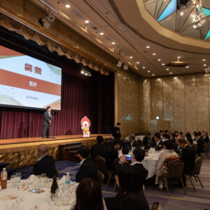 つながりを深める懇親会——仲間と歴史を分かち合う